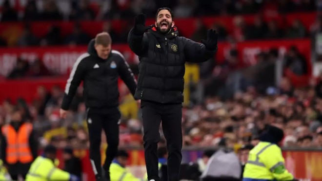 Amorim không hài lòng khi các học trò không tuân thủ chỉ đạo.