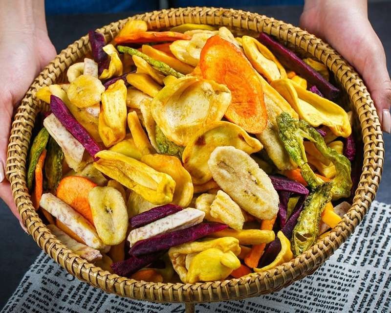 Trai cây hoặc rau củ khô người ta có thể thêm nhiều dầu và đường nên ăn nhiều không tốt cho việc giảm cân.