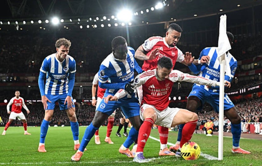 Arsenal đã trải qua những giây phút khó khăn trước Brighton.