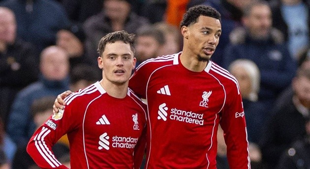 Wirtz và Ekitike tạo nên bàn thắng thứ 2