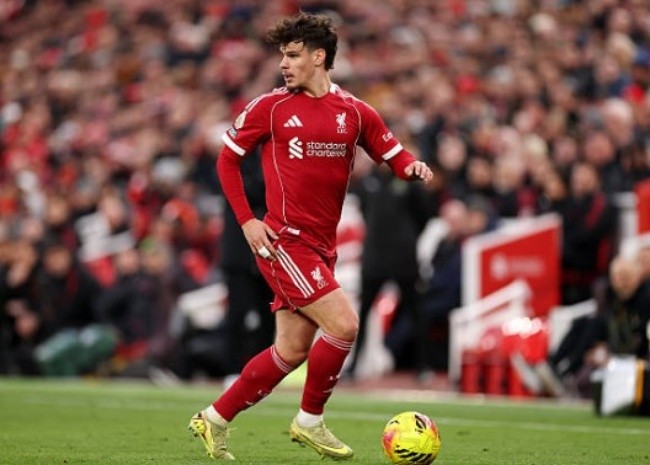 Milos Kerkez – 7.3 điểm. Kerkez chơi xông xáo bên cánh trái, nhiều lần dâng cao hỗ trợ tấn công và thu hồi bóng hiệu quả.