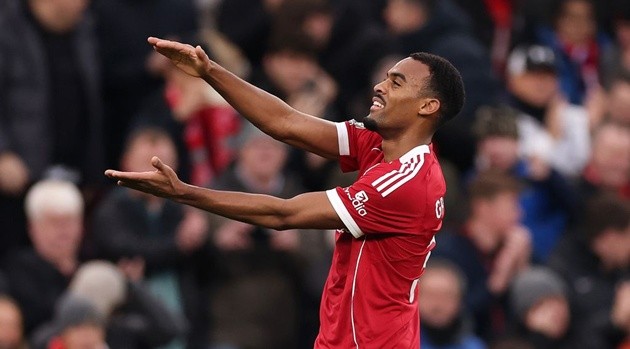 Ryan Gravenberch – 8.0 điểm. Tiền vệ người Hà Lan mở tỷ số trận đấu với cú sút quyết đoán từ đường chuyền của Frimpong. Hoạt động năng nổ và suýt lập cú đúp bàn thắng.