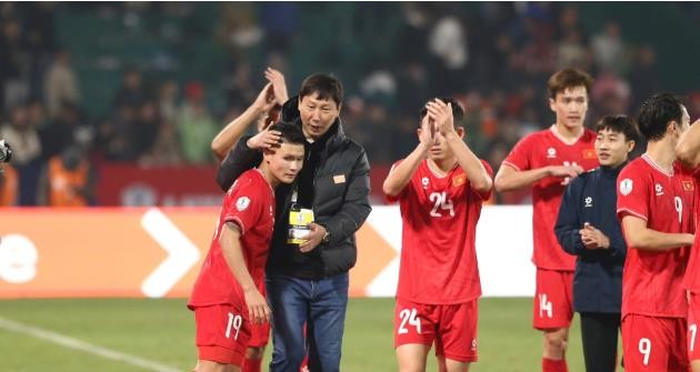 HLV Kim Sang-sik chọn Quang Hải là số 1.