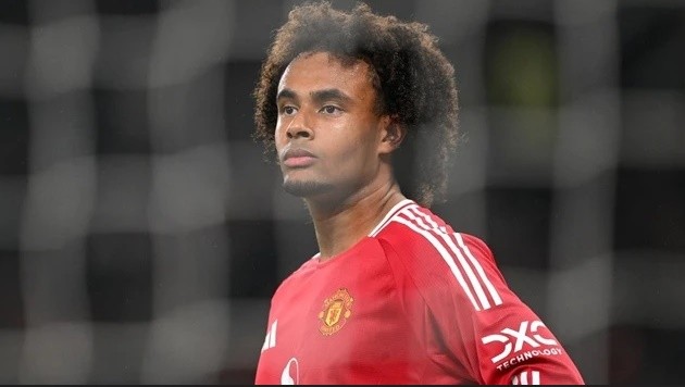 Zirkzee đang đứng trước những đồn đoán về tương lai tại MU.