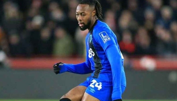 Semenyo trong màu áo Bournemouth.