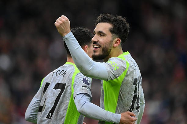 Rayan Cherki tỏa sáng, giúp Manchester City giành trọn 3 điểm trước Nottingham Forest.