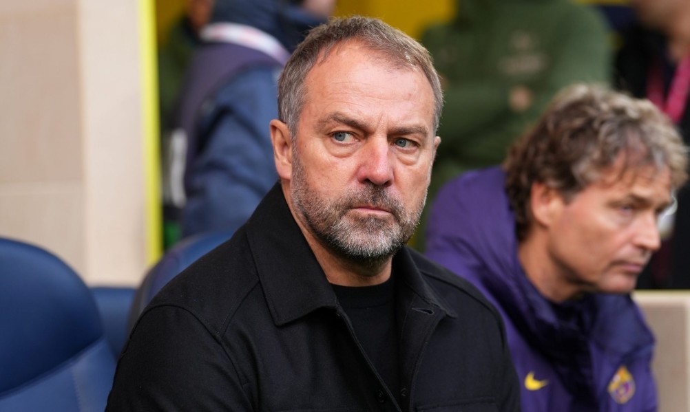 Barcelona muốn tiếp tục giữ chân HLV Hansi Flick.