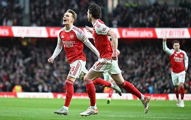 Arsenal thể hiện bản lĩnh ở trận thắng Brighton & Hove Albion.