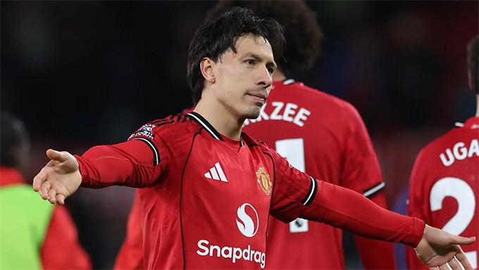 Lisandro Martinez đã có màn tái xuất ấn tượng sau giai đoạn chấn thương kéo dài.