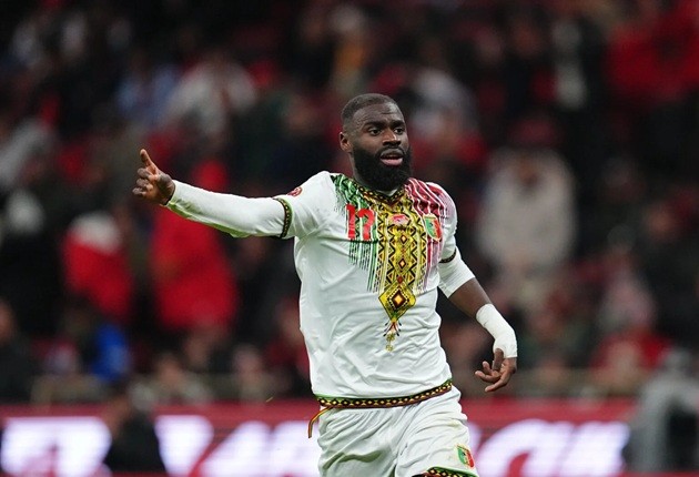 Sinayoko đang được đồn đoán với MU.