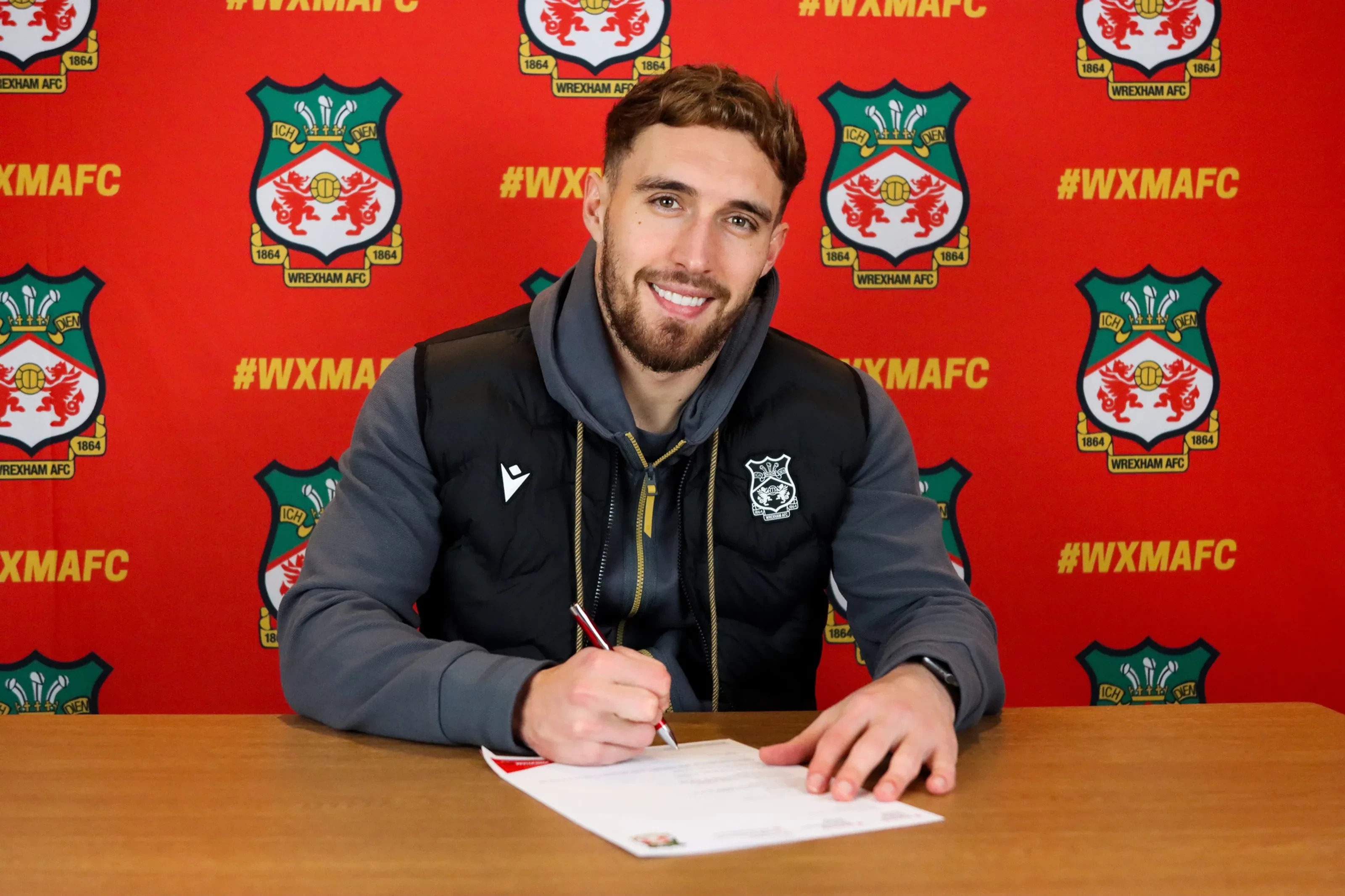 Chính sự kiên trì đã giúp đội bóng chiêu mộ thành công Sam Smith