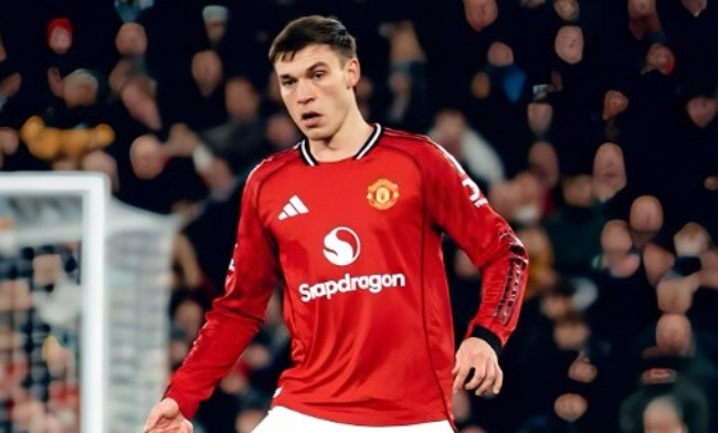 Ugarte có khả năng rời MU.