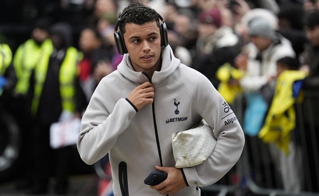 Bournemouth nhắm Johnson thay Semeyno