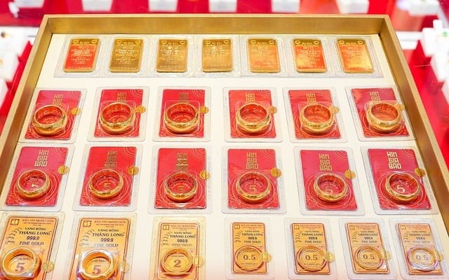 Ở phân khúc vàng nhẫn, Bảo Tín Minh Châu và Bảo Tín Mạnh Hải cùng niêm yết ở mức 155,5 – 158,5 triệu đồng/lượng.