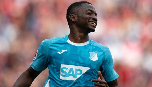 Bazoumana Toure được Man United săn đón.