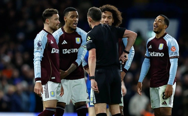 Villa liên tục phải di chuyển thời gian cuối năm.