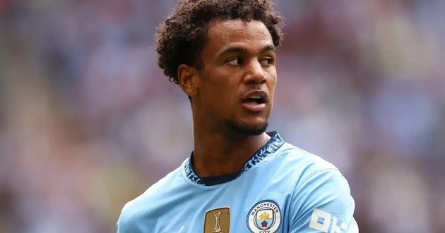 Bobb trên đường gia nhập Dortmund sau khi rời Man City