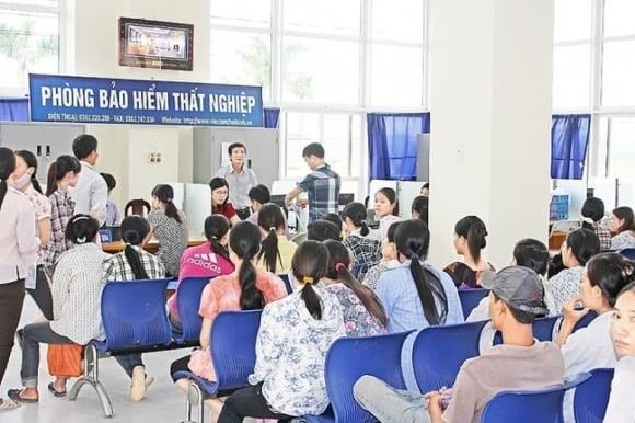 Theo Luật Việc làm 2025, thời gian hưởng trợ cấp tối đa là 12 tháng, tương ứng với 12 tháng đóng bảo hiểm.