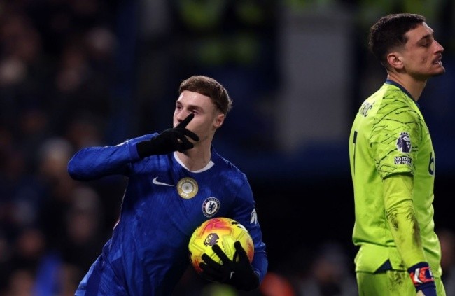 Palmer ghi bàn cho Chelsea.