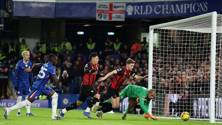 Bournemouth khiến Chelsea gặp nhiều khó khăn.