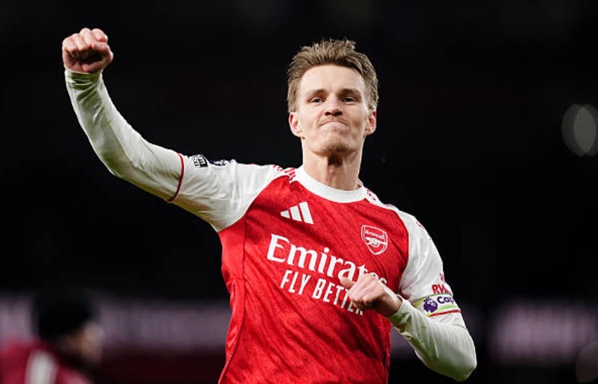 Martin Odegaard (7.4 điểm): Nhạc trưởng của đội chủ nhà tiếp tục cho thấy nhãn quan chiến thuật thượng thặng. Anh là người tung ra đường chuyền xé toang hàng thủ để Zubimendi lập công, đồng thời có 1 kiến tạo trong trận đấu, khẳng định tầm ảnh hưởng không thể thay thế lên lối chơi toàn đội.