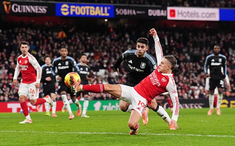 Leandro Trossard (8.2 điểm): Ngôi sao sáng nhất trên hàng công Pháo thủ. Với 1 bàn thắng và 1 kiến tạo, cầu thủ người Bỉ là mối đe dọa thường trực bên cánh trái. Cú dứt điểm lâm sàn nâng tỉ số lên 3-0 của anh đã dập tắt hoàn toàn hy vọng lật ngược thế cờ của Aston Villa.