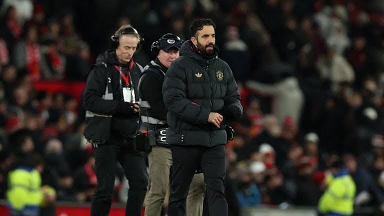 Amorim đã bị chỉ trích sau trận hoà Wolves.