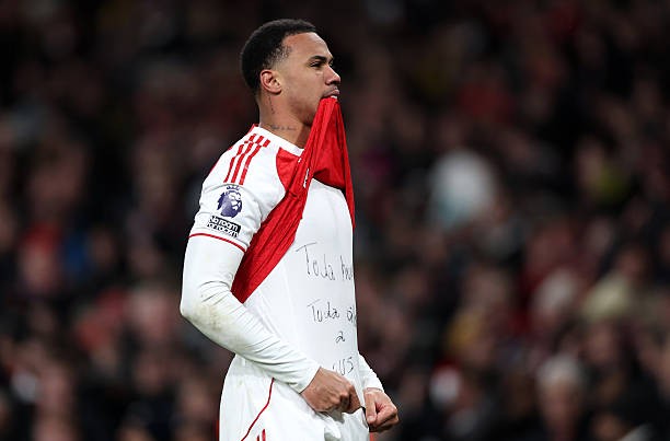 Gabriel tỏa sáng trong ngày tái xuất. 