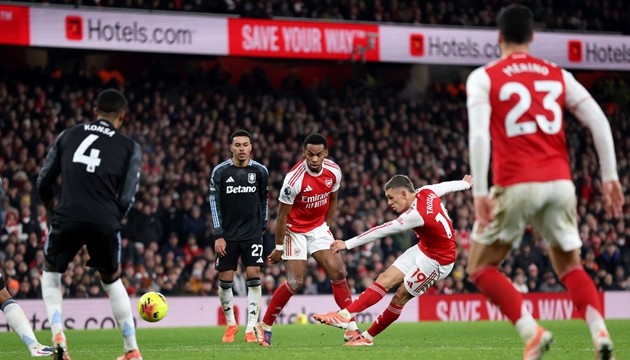 Hàng công Arsenal có khả năng ghi bàn đa dạng.