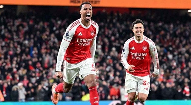 Arsenal không gặp nhiều khó khăn để đánh bại Aston Villa.