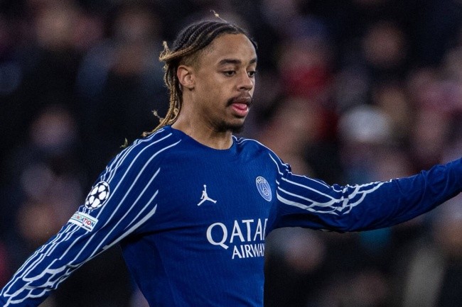 Bradley Barcola là mục tiêu đáng xem xét của Liverpool.