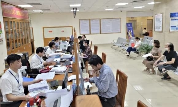 Trong trường hợp cán bộ đã được hưởng chính sách hỗ trợ tương tự từ tỉnh hoặc bộ, ngành Trung ương (không bao gồm hỗ trợ tiền cơm theo Quy chế chi tiêu nội bộ), các quy định này vẫn được áp dụng.

