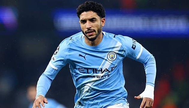 Omar Marmoush hiện chỉ ngồi dự bị tại Manchester City.