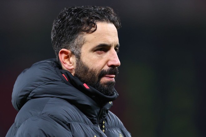 Amorim thừa nhận thế khó khi dùng cầu thủ trẻ khi Man United chưa ổn định.