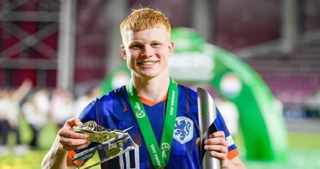 Kees Smit được xem là báu vật mới của bóng đá Hà Lan.