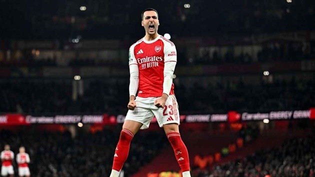 Merino đá trung phong tốt hơn so với Gyokeres