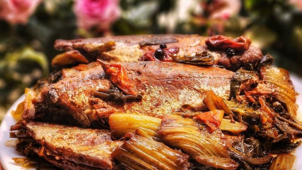 Thành phẩm cá nục kho dưa chua đâm đà, rất đưa cơm