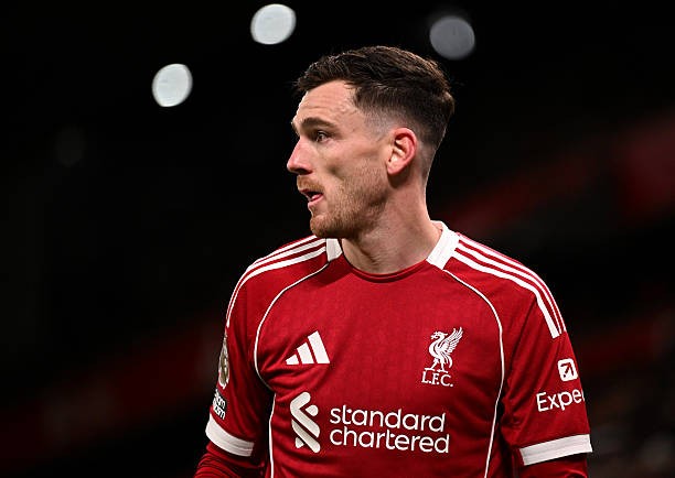 Andy Robertson – 6.5 Một ngày thi đấu dưới sức của tuyển thủ Scotland. Anh tỏ ra khá thụ động trong khâu phòng ngự và gần như không để lại dấu ấn nào đáng kể trong các pha leo biên tấn công. Robertson rời sân ở phút 66 sau màn trình diễn mờ nhạt.