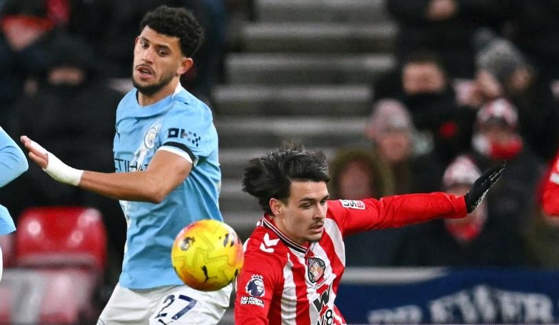 Hậu vệ phải: Matheus Nunes – 7.5/10: Dù không thi đấu ở vị trí sở trường, Nunes vẫn hoàn thành tốt nhiệm vụ phòng ngự. Anh cũng đóng góp một tình huống dâng cao tạo cơ hội đáng chú ý cho hàng công.