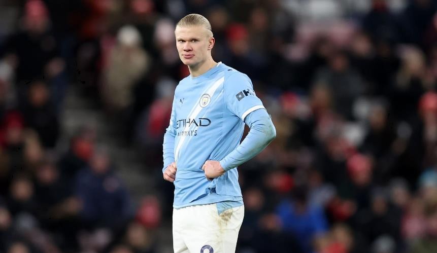 Tiền đạo: Erling Haaland – 6.5/10: Một ngày thi đấu thất vọng của chân sút người Na Uy. Dù sự hiện diện của Haaland vẫn gây ra khó khăn nhất định cho các hậu vệ Sunderland, nhưng anh gần như không tạo ra cảm giác sẽ ghi bàn trong suốt cả trận đấu.