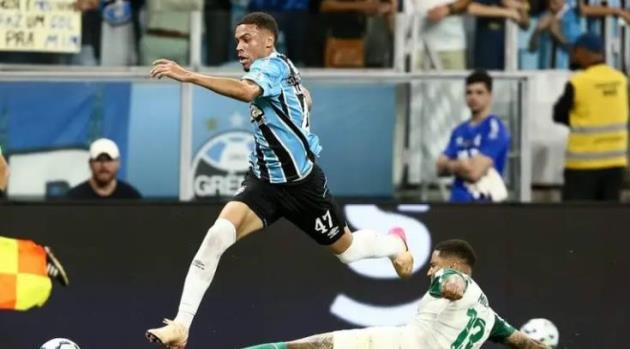 Villa phải chi 12 triệu euro để có Alysso.