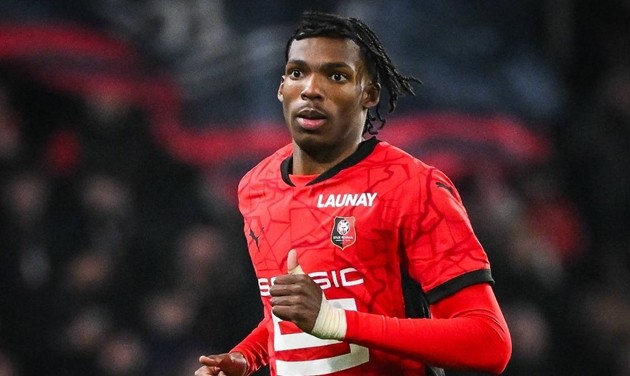 Jeremy Jacquet gây ấn tượng trong màu áo Rennes.