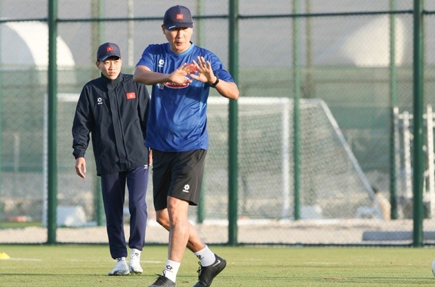 HLV Kim hẳn đang rất đau đầu. 