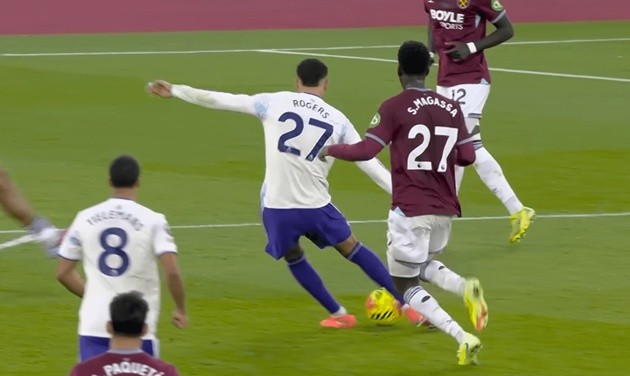 Rogers liên tục sút xa ghi bàn ở mùa giải này