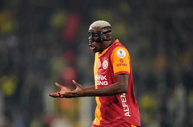 Bayern nói không với Osimhen.