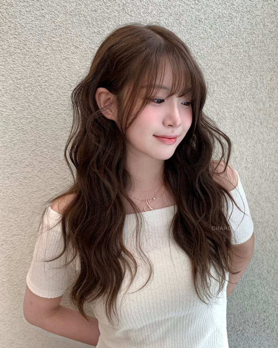 Uốn sóng nhẹ là một trong những giải pháp hiệu quả nhất cho tóc mỏng. 