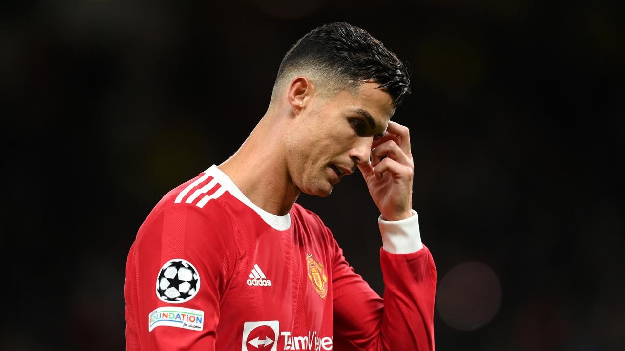 Ronaldo rời Man United trong tình cảnh không mấy êm đệp.