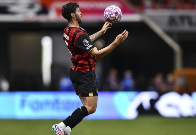 Senesi trong màu áo Bournemouth.