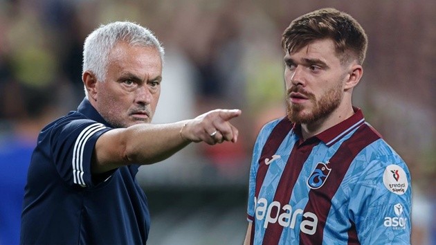 Mourinho phớt lờ về tin chuyển nhượng liên quan đến