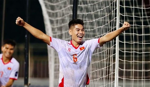 Hiểu Minh là tương lai hàng thủ tuyển Việt Nam.